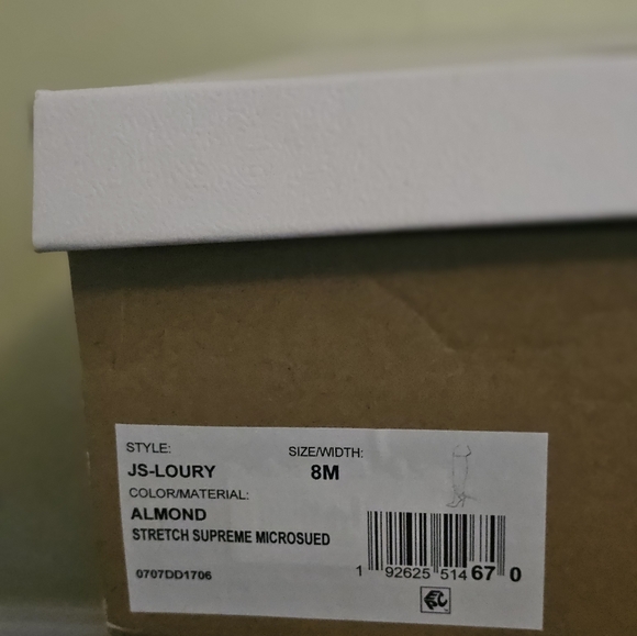 Elegant Tan Knee-High Women's Boots - Picture 4 of 6